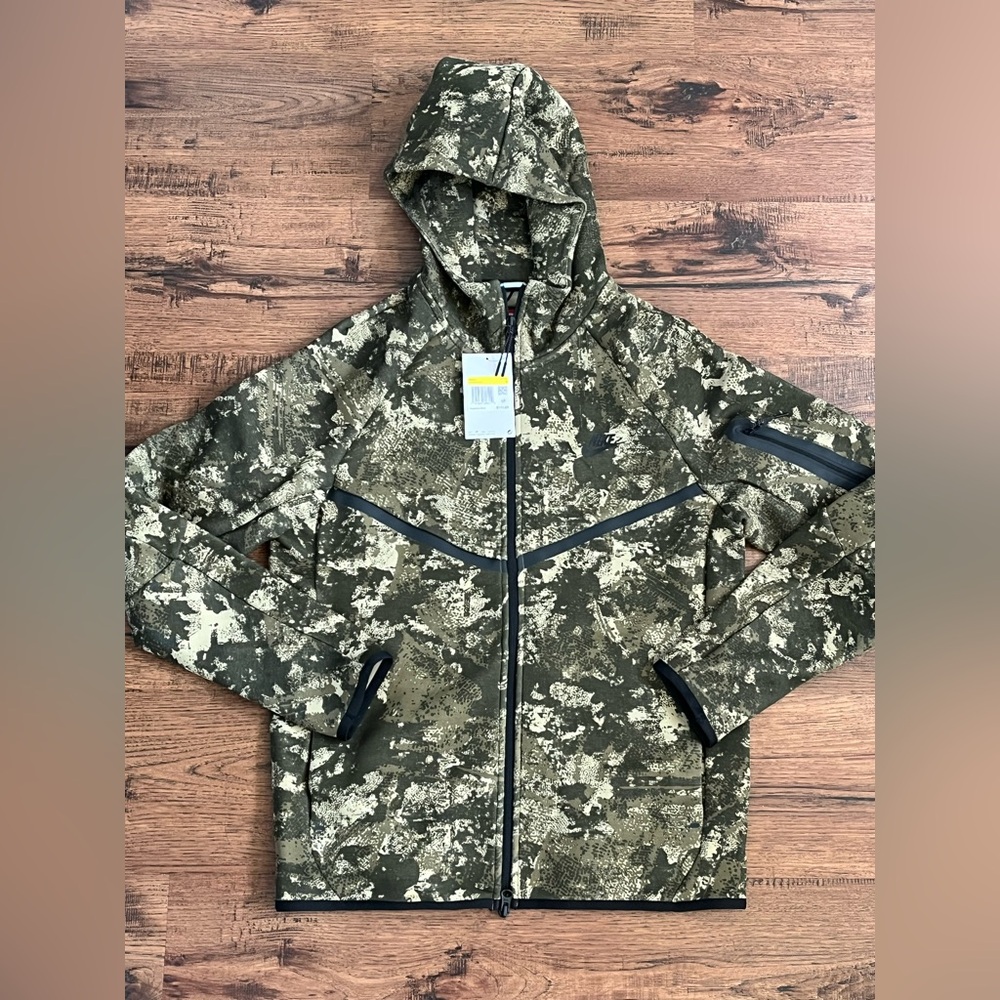 Nike Tech Fleece Full Zip Hoodie ‘Green Camo’ (size mens S)